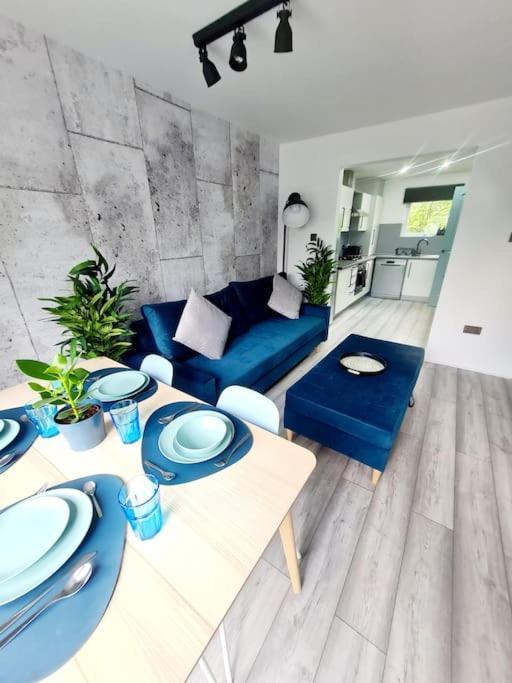 Spacious 5Bed House, Free Parking, No Party ! グラスゴー エクステリア 写真