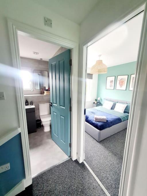 Spacious 5Bed House, Free Parking, No Party ! グラスゴー エクステリア 写真