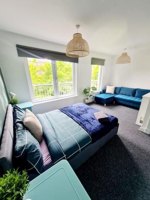 Spacious 5Bed House, Free Parking, No Party ! グラスゴー エクステリア 写真